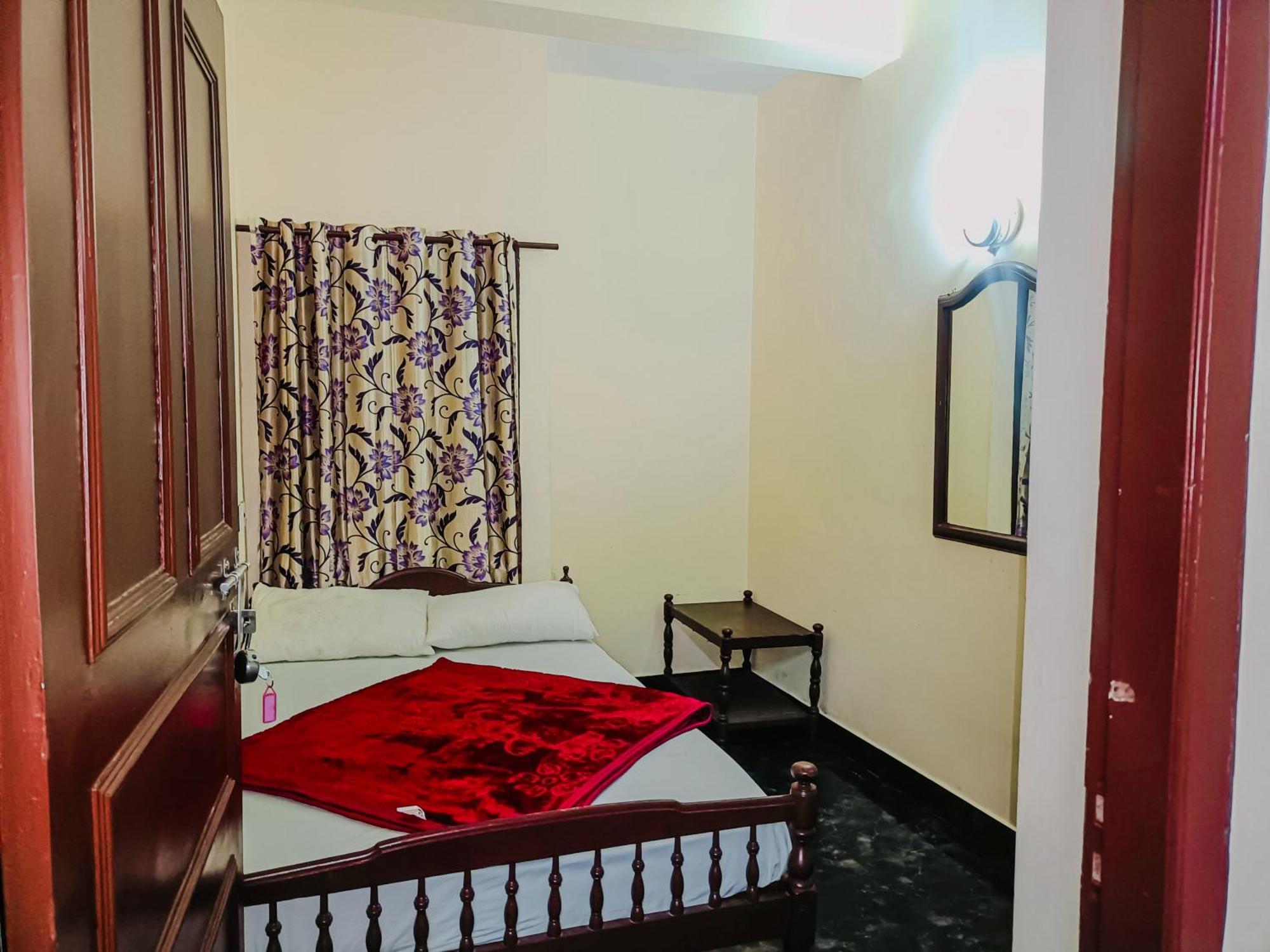 Swarna Tourist Home Munnar Exterior photo
