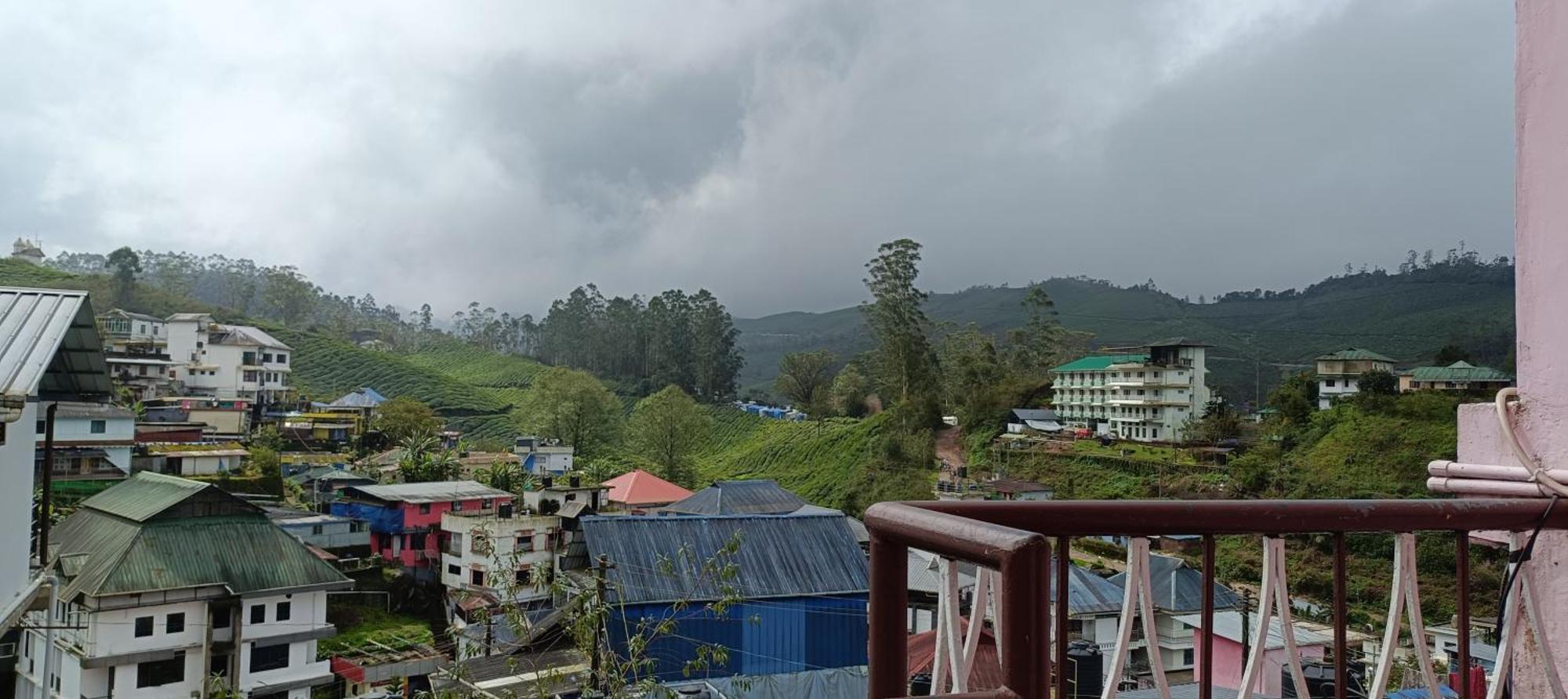 Swarna Tourist Home Munnar Exterior photo